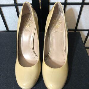 VINCE CAMUTO TORTILLA BROWN SIZE 8B/38 PUMPS